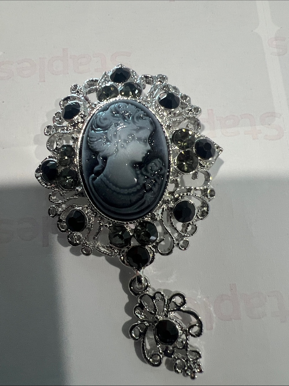 Vintage-Style Black Cameo Brooch Pendant - Women's Jewelry